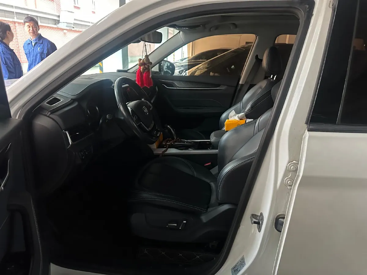 2018 Brilliance Auto V7 1.6T 204HP L4 7DCT,autocango,china used car exporter,china ev exporter,chinese used car exporter,chinese used ev exporter