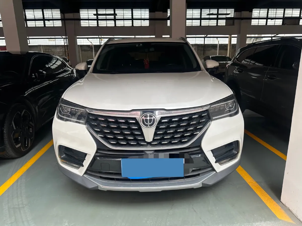2018 Brilliance Auto V7 1.6T 204HP L4 7DCT,autocango,china used car exporter,china ev exporter,chinese used car exporter,chinese used ev exporter