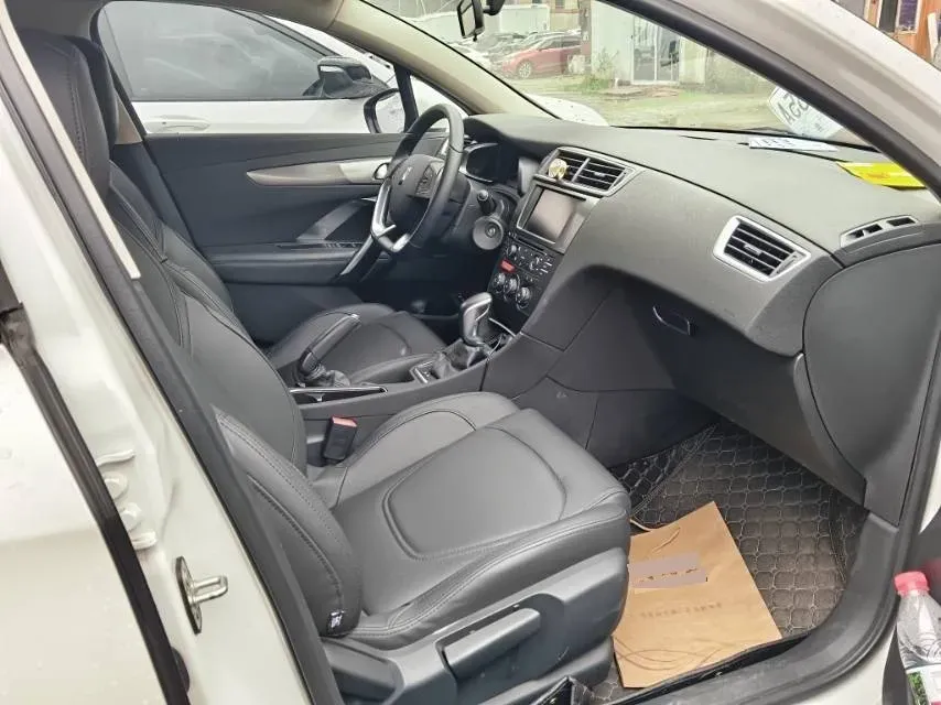 2016 DS 5LS 1.6T 167HP L4 6AT,autocango,china used car exporter,china ev exporter,chinese used car exporter,chinese used ev exporter