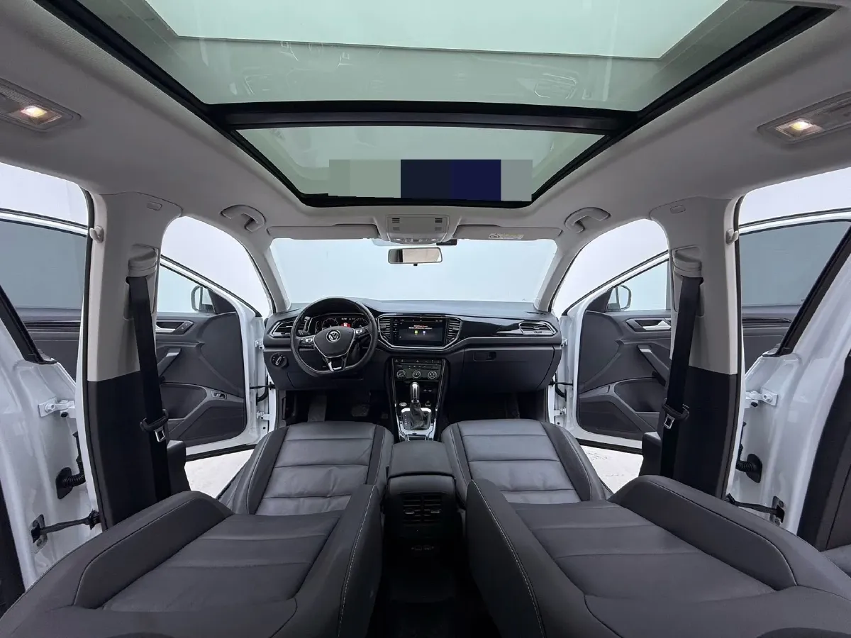 2021 Volkswagen T-Roc 1.4T 150HP L4 7DCT,autocango,china used car exporter,china ev exporter,chinese used car exporter,chinese used ev exporter