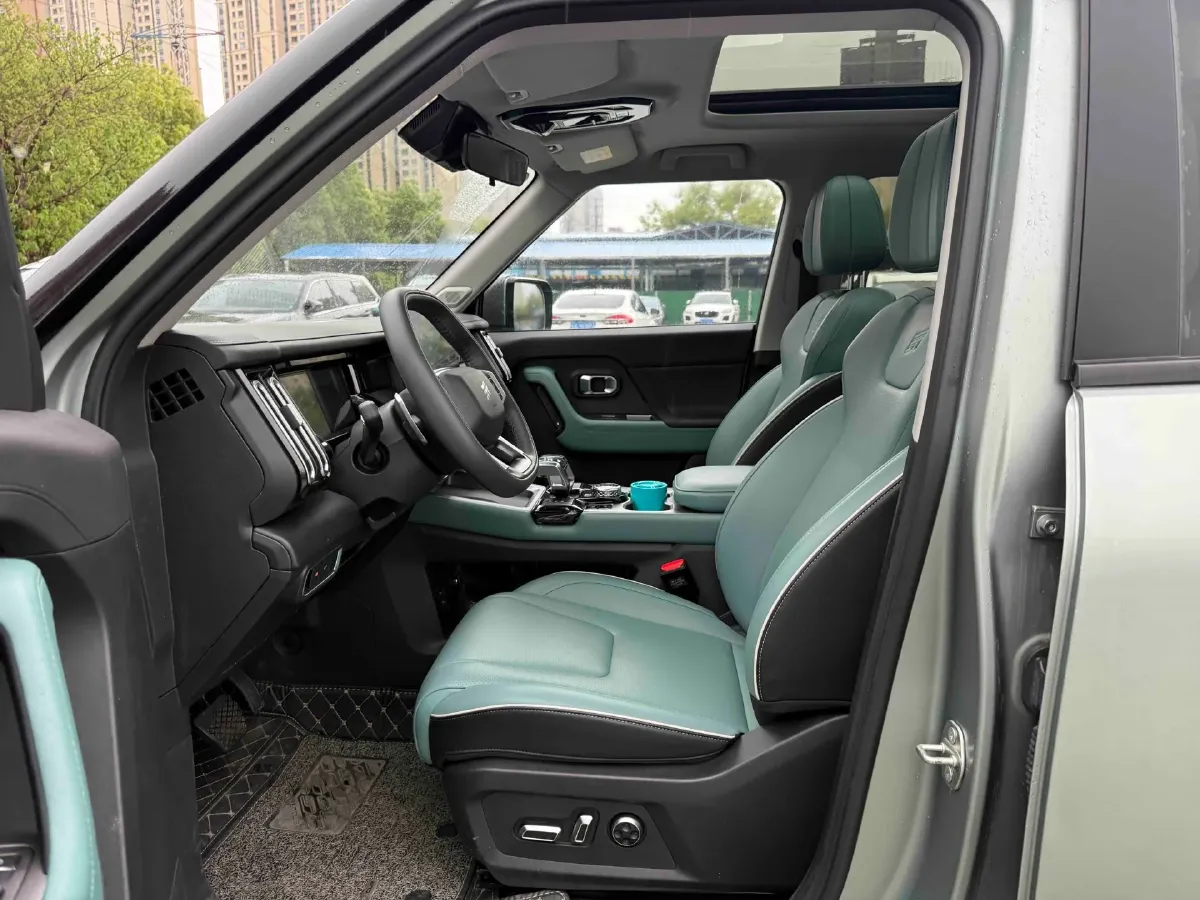 2025 Jetour Traveller 2.0T 254HP L4 7DCT,autocango,china used car exporter,china ev exporter,chinese used car exporter,chinese used ev exporter