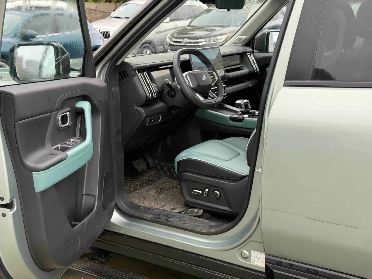 2025 Jetour Traveller 2.0T 254HP L4 7DCT,autocango,china used car exporter,china ev exporter,chinese used car exporter,chinese used ev exporter