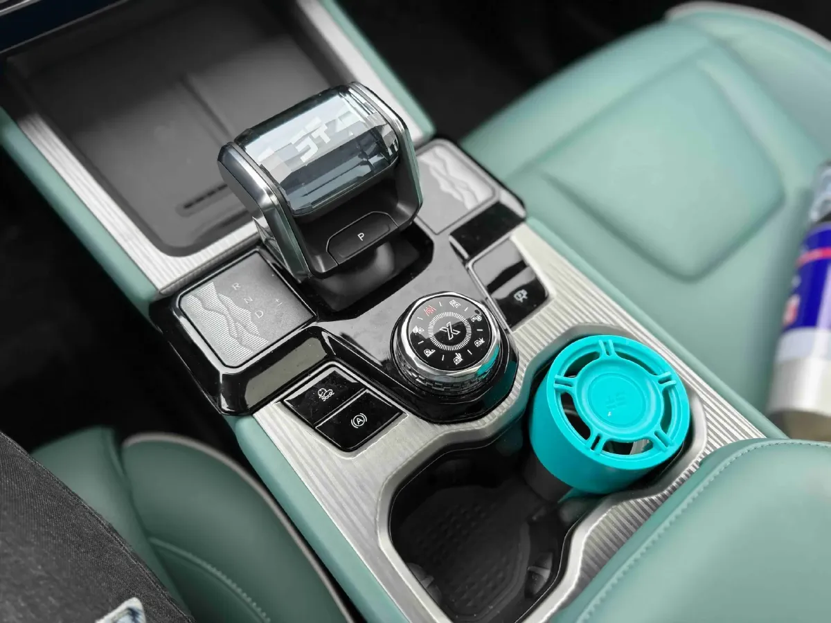 2025 Jetour Traveller 2.0T 254HP L4 7DCT,autocango,china used car exporter,china ev exporter,chinese used car exporter,chinese used ev exporter