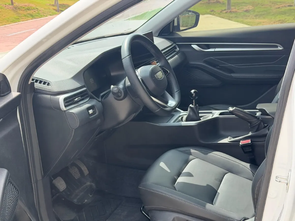 2025 Geely Emgrand 1.5L 127HP L4 5MT,autocango,china used car exporter,china ev exporter,chinese used car exporter,chinese used ev exporter