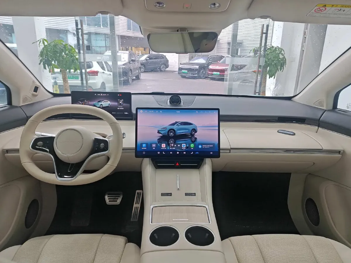 2025 Luxeed R7 REEV 156HP REEV 37KWH,autocango,china used car exporter,china ev exporter,chinese used car exporter,chinese used ev exporter