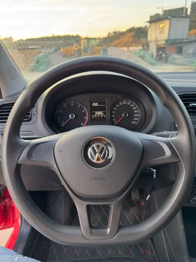 2016 Volkswagen Polo 1.4L 90HP L4 5MT,autocango,china used car exporter,china ev exporter,chinese used car exporter,chinese used ev exporter