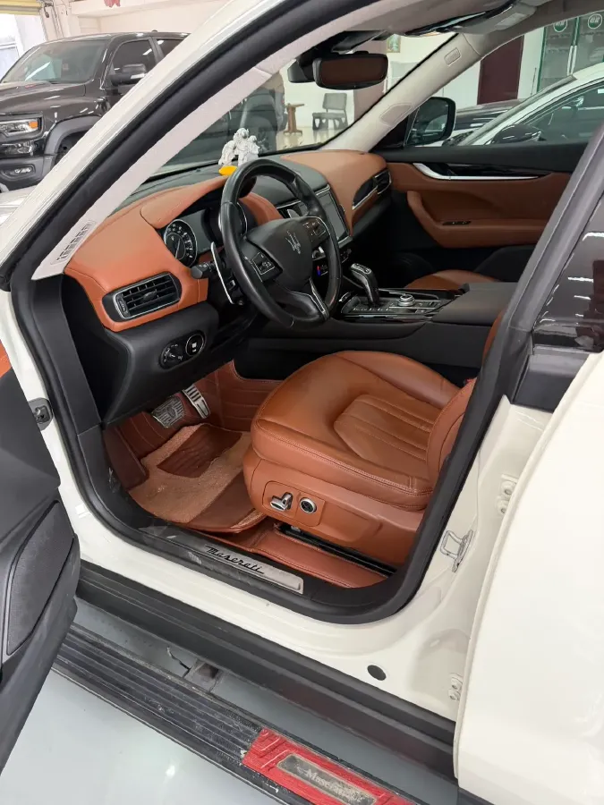 2021 Maserati Levante 3.0T 350HP V6 8AT,autocango,china used car exporter,china ev exporter,chinese used car exporter,chinese used ev exporter