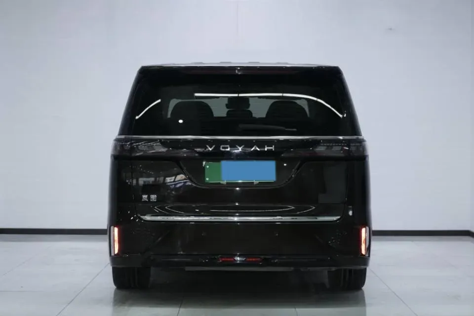 2025 Voyah Dream 1.5T 150HP L4 PHEV 41.7KWH,autocango,china used car exporter,china ev exporter,chinese used car exporter,chinese used ev exporter