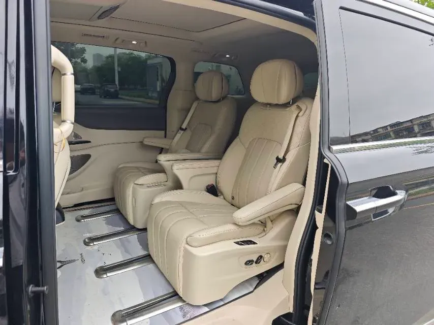 2024 Voyah Dream 1.5T 150HP L4 PHEV 43KWH,autocango,china used car exporter,china ev exporter,chinese used car exporter,chinese used ev exporter