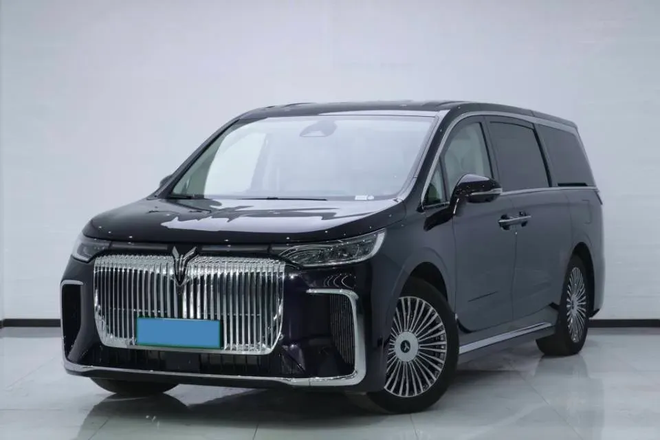 2025 Voyah Dream 1.5T 150HP L4 PHEV 41.7KWH,autocango,china used car exporter,china ev exporter,chinese used car exporter,chinese used ev exporter
