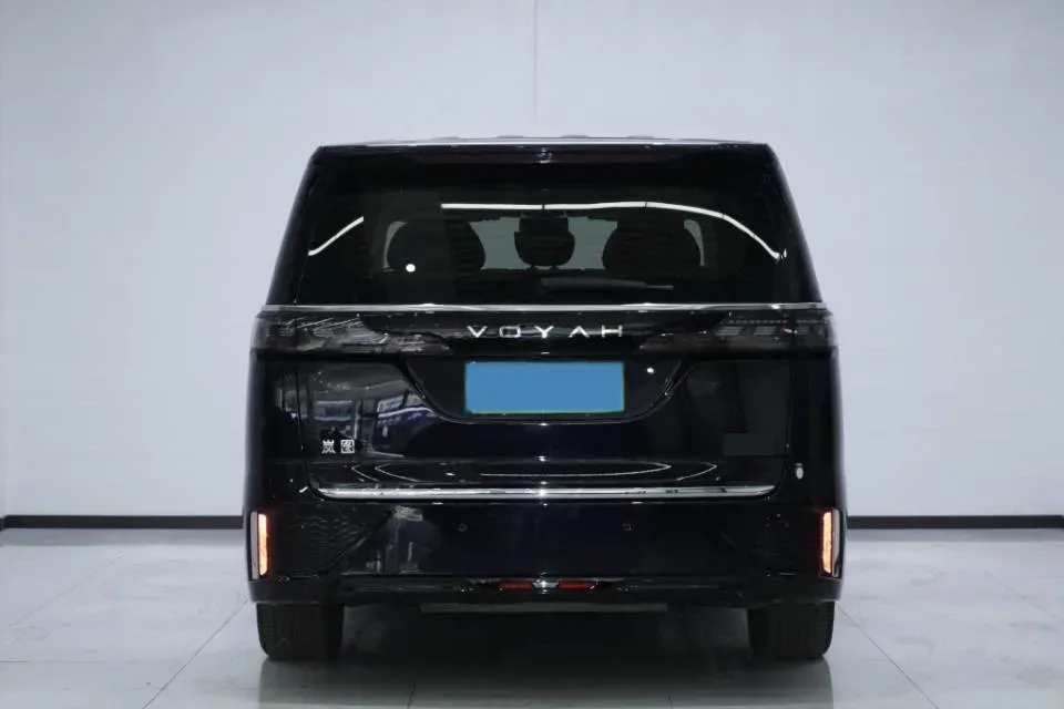 2025 Voyah Dream 1.5T 150HP L4 PHEV 41.7KWH,autocango,china used car exporter,china ev exporter,chinese used car exporter,chinese used ev exporter