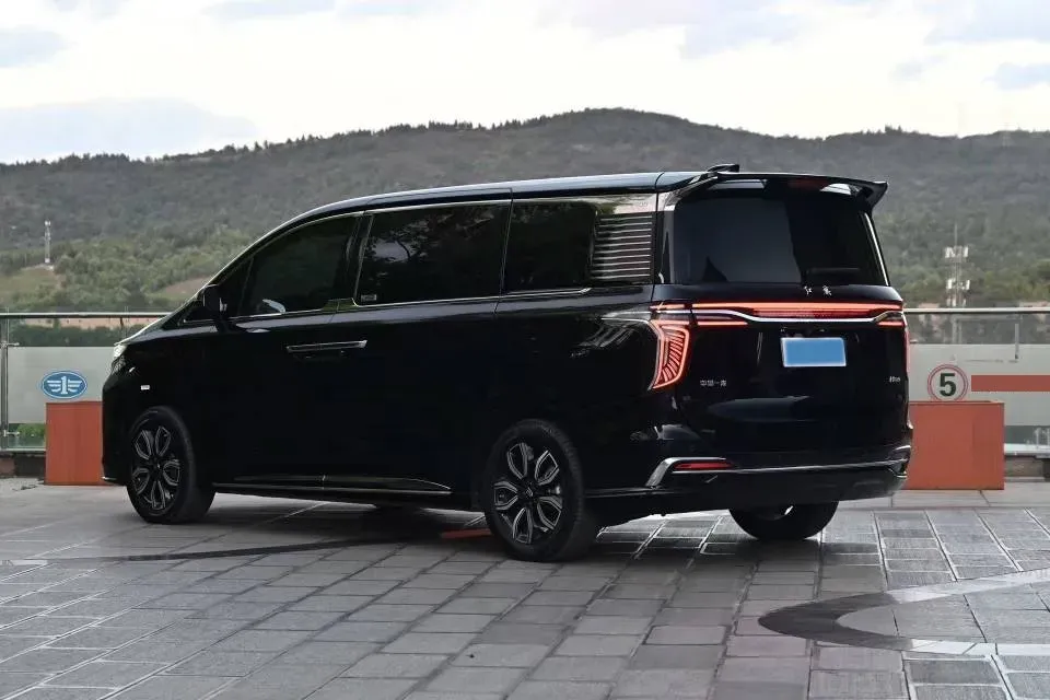 2023 HongQi HQ9 2.0T 252HP L4 8AT,autocango,china used car exporter,china ev exporter,chinese used car exporter,chinese used ev exporter