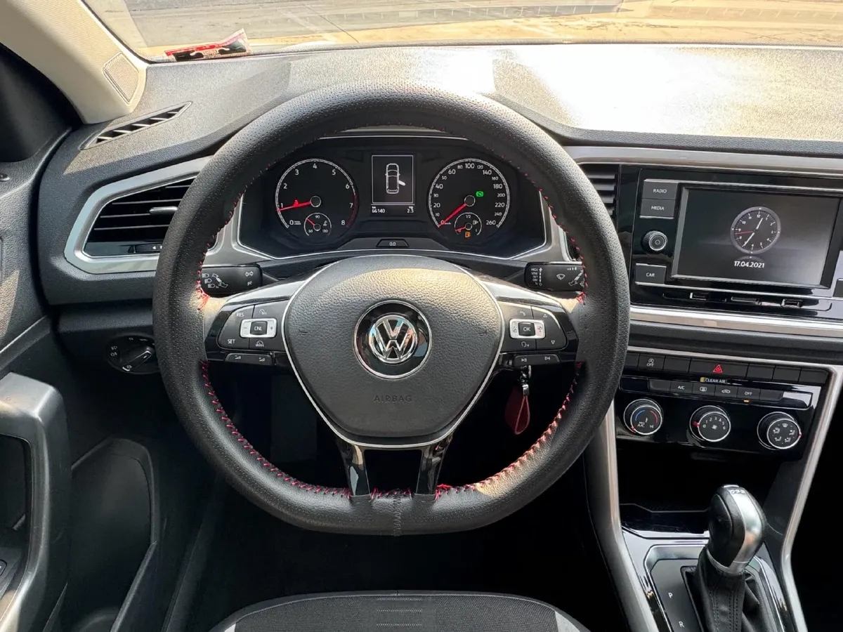 2019 Volkswagen T-Roc 1.4T 131HP L4 7DCT,autocango,china used car exporter,china ev exporter,chinese used car exporter,chinese used ev exporter