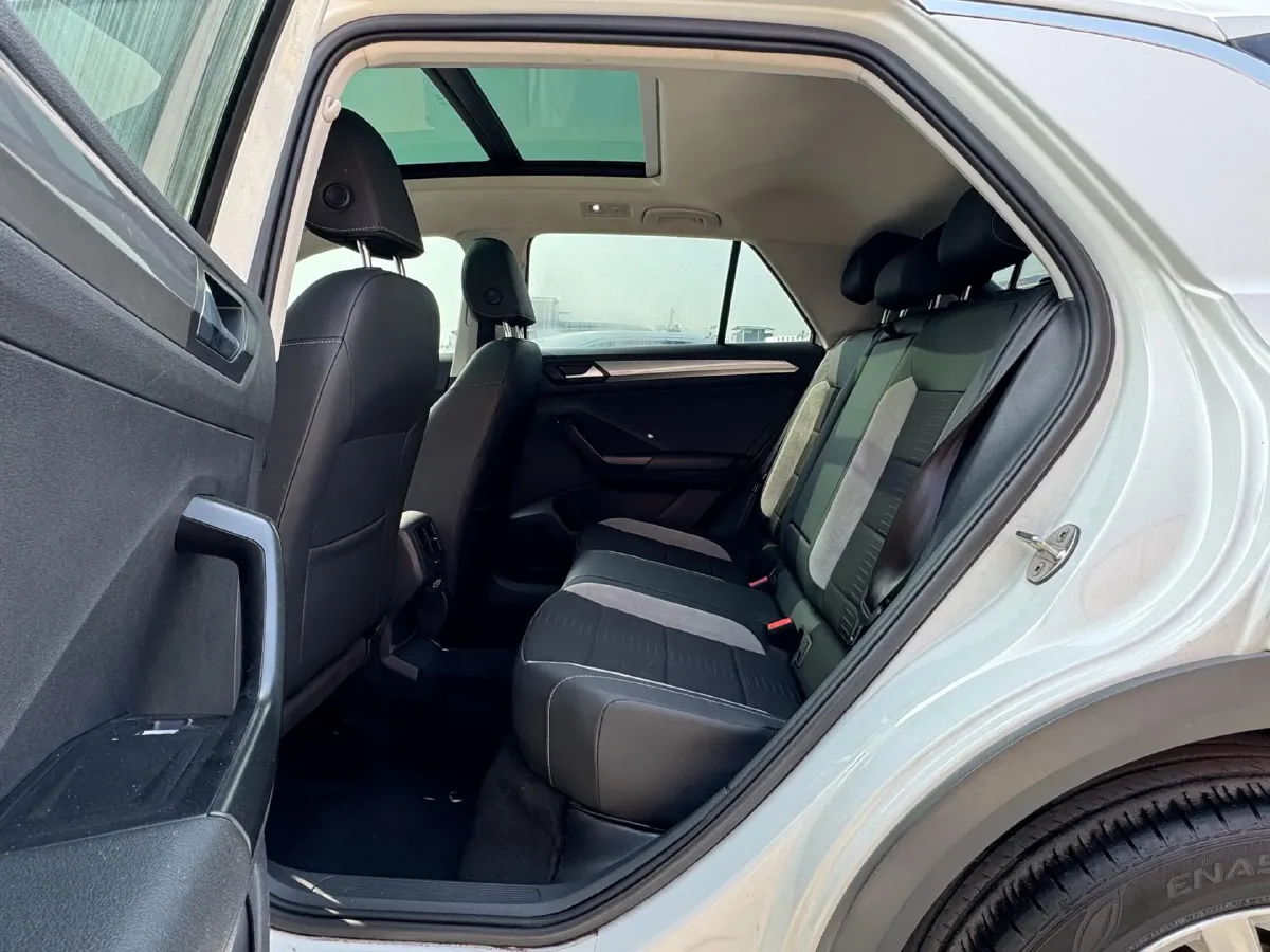 2019 Volkswagen T-Roc 1.4T 131HP L4 7DCT,autocango,china used car exporter,china ev exporter,chinese used car exporter,chinese used ev exporter