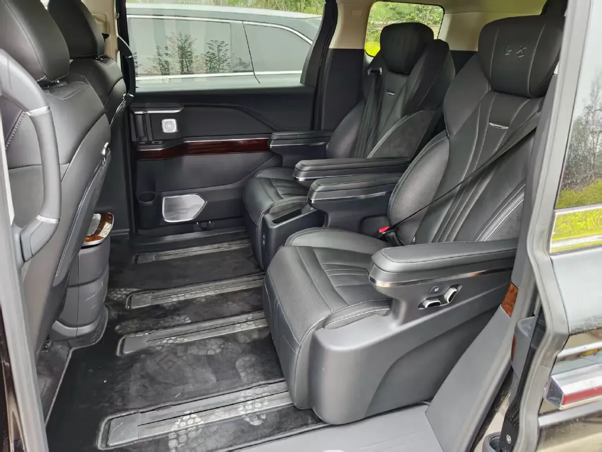 2023 HongQi HQ9 2.0T 252HP L4 8AT,autocango,china used car exporter,china ev exporter,chinese used car exporter,chinese used ev exporter