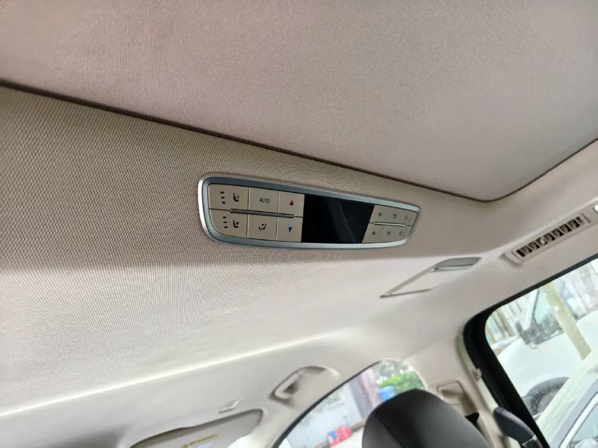 2023 HongQi HQ9 2.0T 252HP L4 8AT,autocango,china used car exporter,china ev exporter,chinese used car exporter,chinese used ev exporter