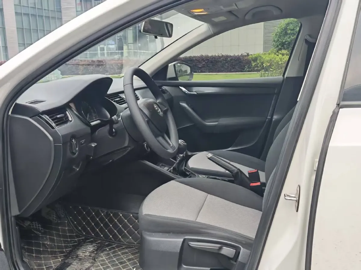 2018 Skoda Octavia 1.6L 110HP L4 5MT,autocango,china used car exporter,china ev exporter,chinese used car exporter,chinese used ev exporter