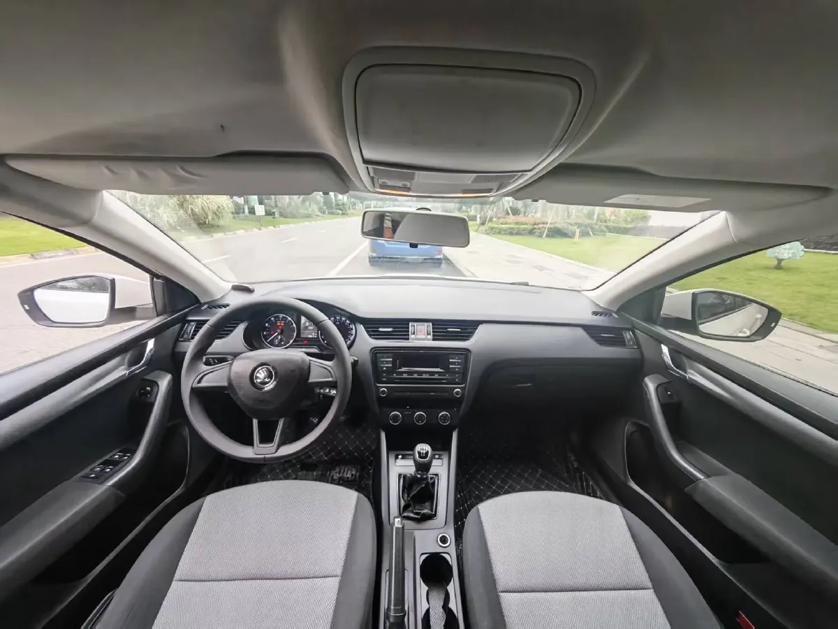 2018 Skoda Octavia 1.6L 110HP L4 5MT,autocango,china used car exporter,china ev exporter,chinese used car exporter,chinese used ev exporter