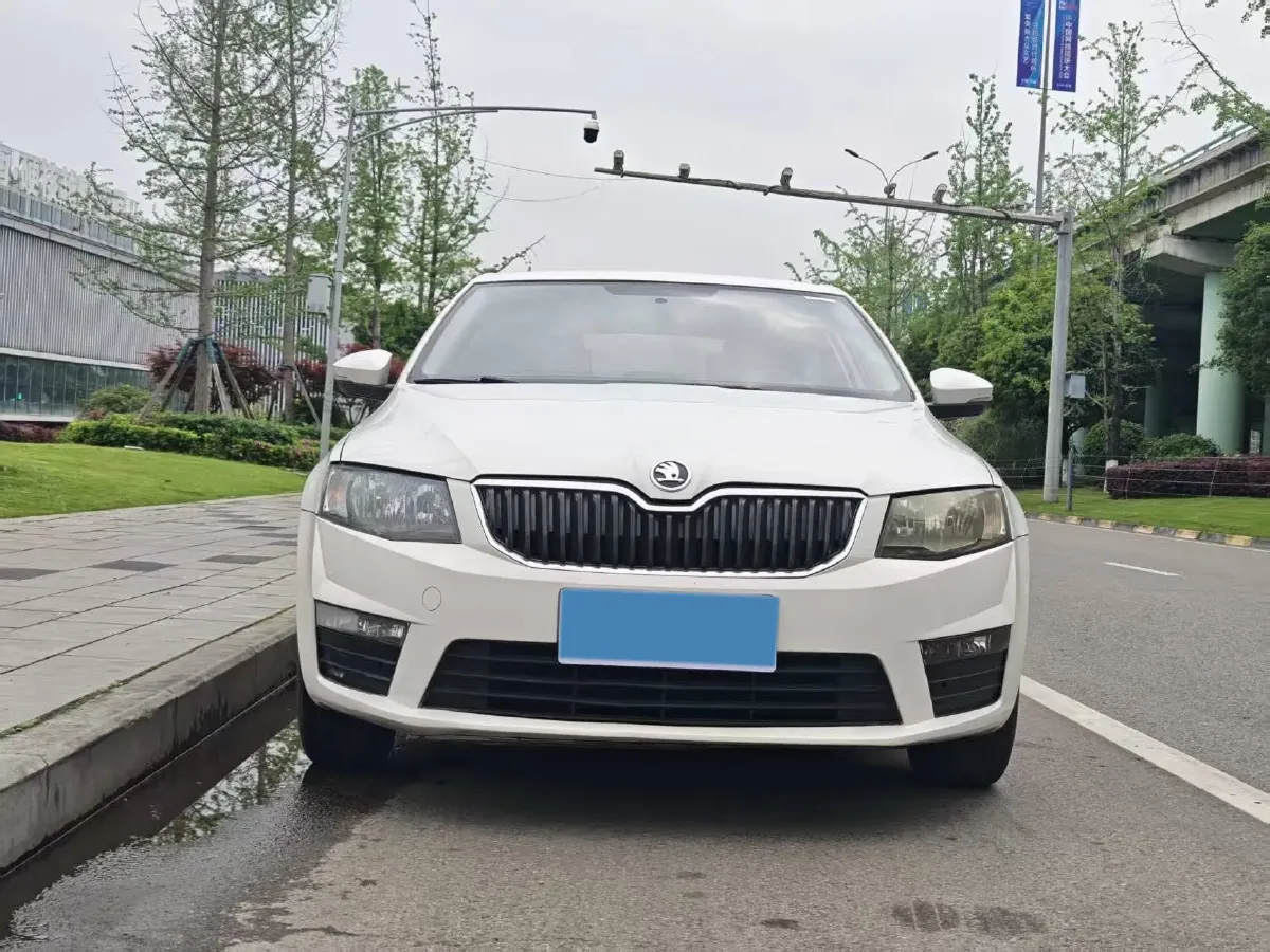 2018 Skoda Octavia 1.6L 110HP L4 5MT,autocango,china used car exporter,china ev exporter,chinese used car exporter,chinese used ev exporter