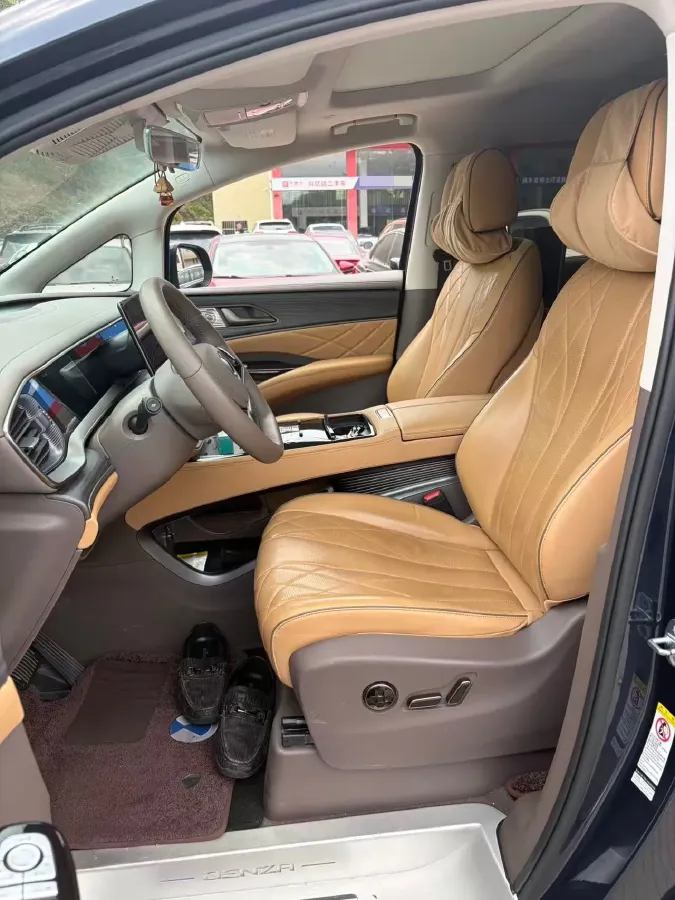 2022 Mercedes-Benz GLC Class 2.0T 197HP L4 9AT,autocango,china used car exporter,china ev exporter,chinese used car exporter,chinese used ev exporter