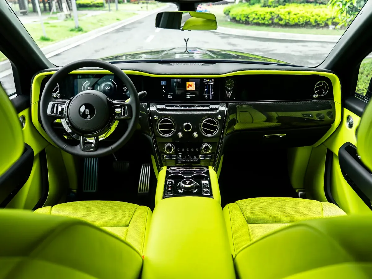 2025 Mansory Cullinan 6.7T 600HP V12 8AT,autocango,china used car exporter,china ev exporter,chinese used car exporter,chinese used ev exporter