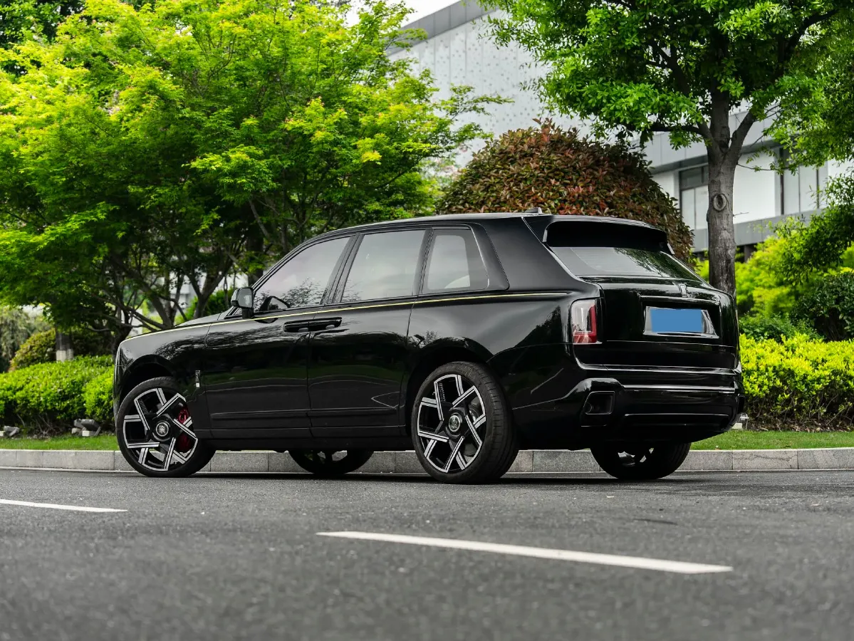 2025 Mansory Cullinan 6.7T 600HP V12 8AT,autocango,china used car exporter,china ev exporter,chinese used car exporter,chinese used ev exporter