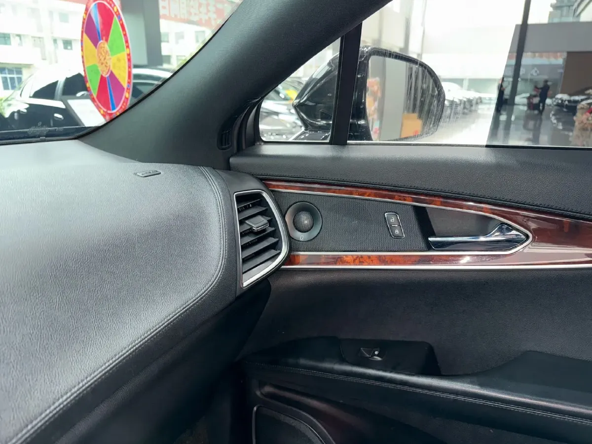 2019 Lincoln Nautilus 2.0T 235HP L4 8AT,autocango,china used car exporter,china ev exporter,chinese used car exporter,chinese used ev exporter