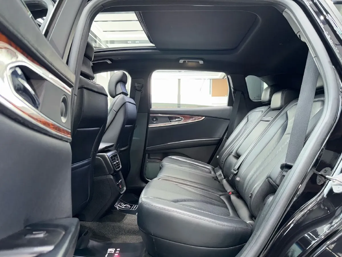 2019 Lincoln Nautilus 2.0T 235HP L4 8AT,autocango,china used car exporter,china ev exporter,chinese used car exporter,chinese used ev exporter