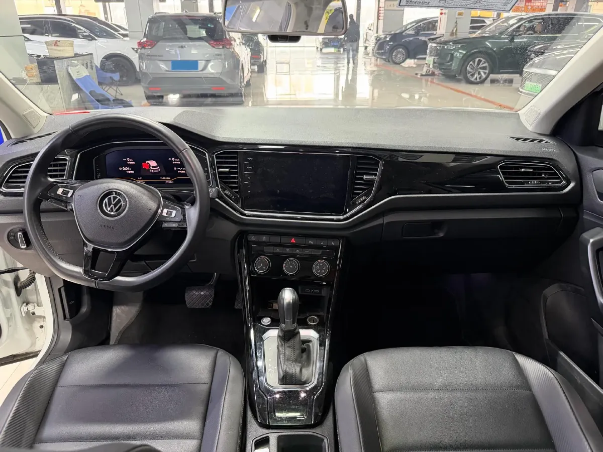 2022 Volkswagen T-Roc 1.4T 150HP L4 7DCT,autocango,china used car exporter,china ev exporter,chinese used car exporter,chinese used ev exporter