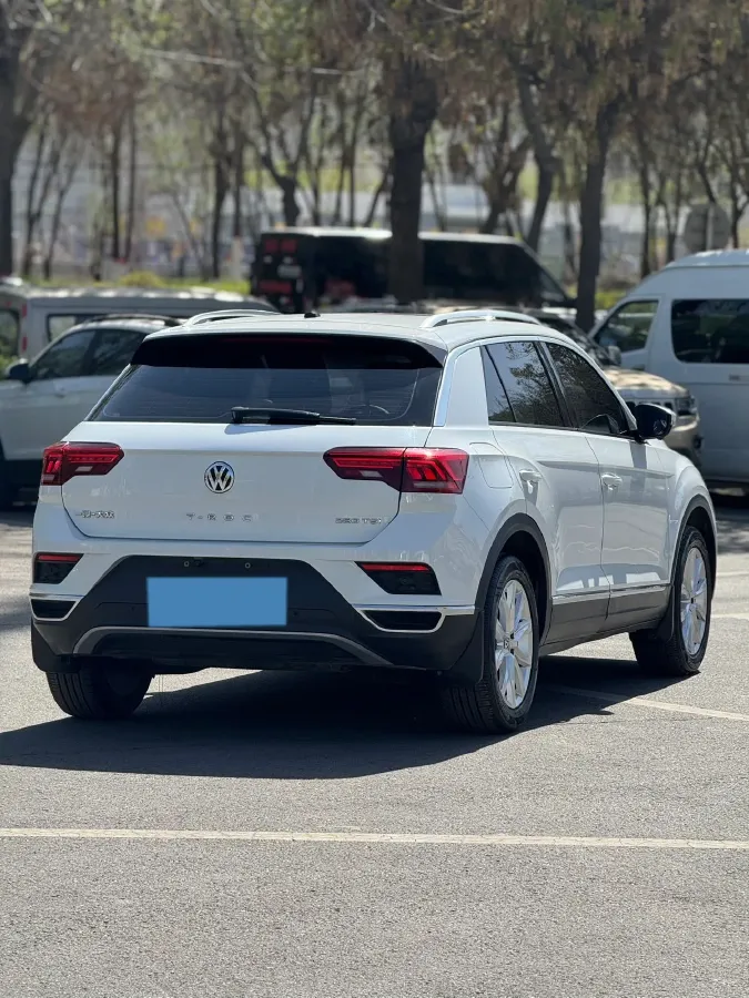 2020 Volkswagen T-Roc 1.4T 150HP L4 7DCT,autocango,china used car exporter,china ev exporter,chinese used car exporter,chinese used ev exporter