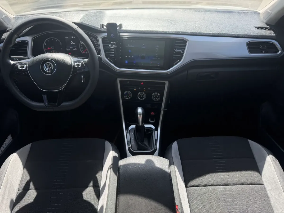 2020 Volkswagen T-Roc 1.4T 150HP L4 7DCT,autocango,china used car exporter,china ev exporter,chinese used car exporter,chinese used ev exporter