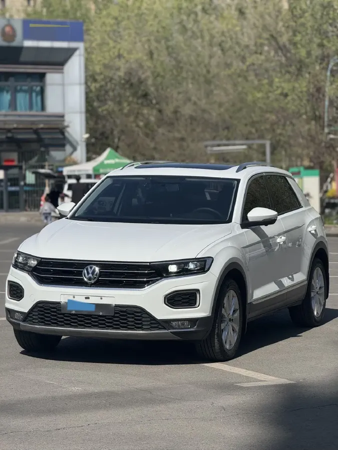 2020 Volkswagen T-Roc 1.4T 150HP L4 7DCT,autocango,china used car exporter,china ev exporter,chinese used car exporter,chinese used ev exporter