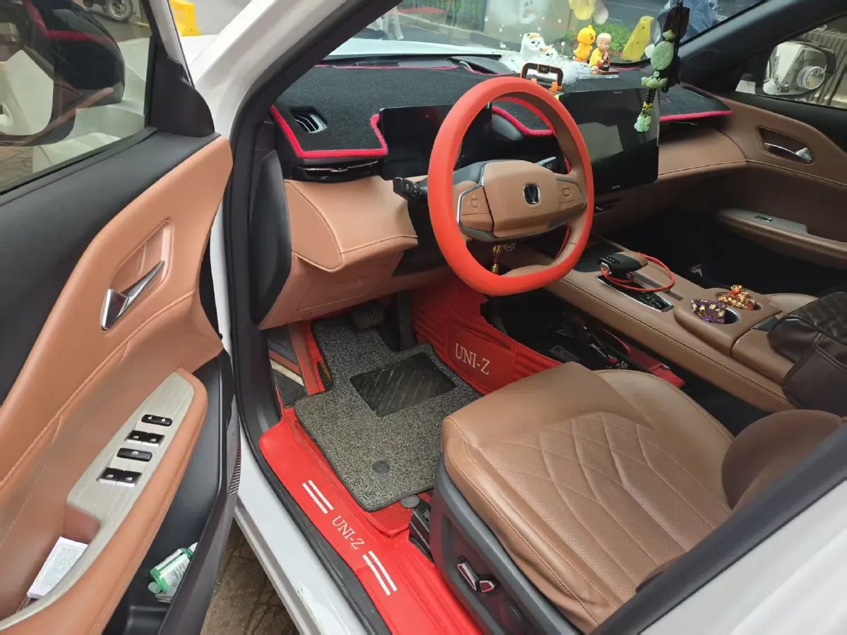 2024 ChangAn UNI-Z 1.5L 98HP L4 E-CVT PHEV 18.4KWH,autocango,china used car exporter,china ev exporter,chinese used car exporter,chinese used ev exporter