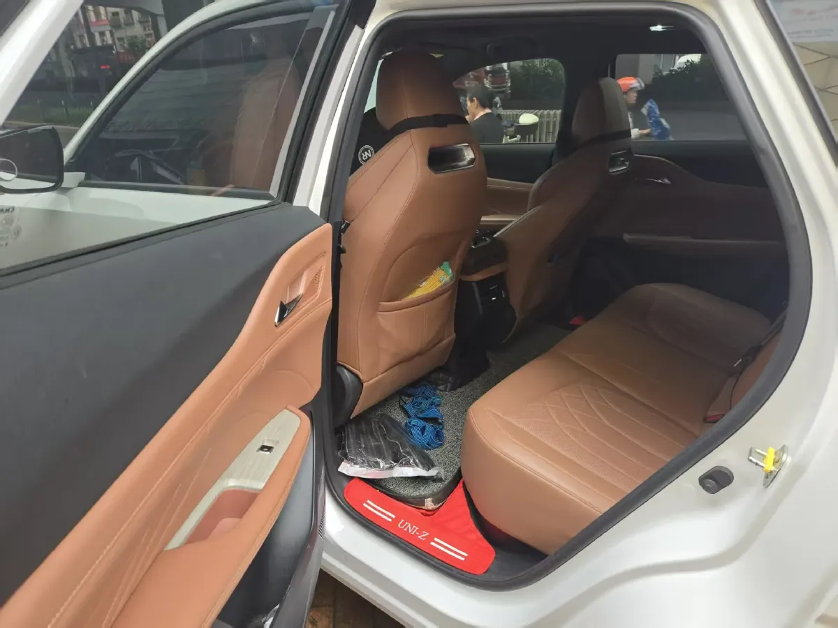 2024 ChangAn UNI-Z 1.5L 98HP L4 E-CVT PHEV 18.4KWH,autocango,china used car exporter,china ev exporter,chinese used car exporter,chinese used ev exporter