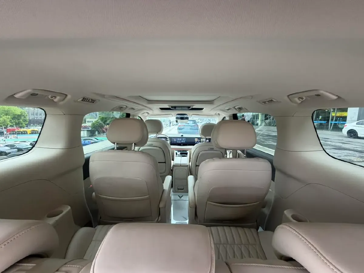 2022 Voyah Dream 1.5T 136HP L4 PHEV 25.57KWH,autocango,china used car exporter,china ev exporter,chinese used car exporter,chinese used ev exporter