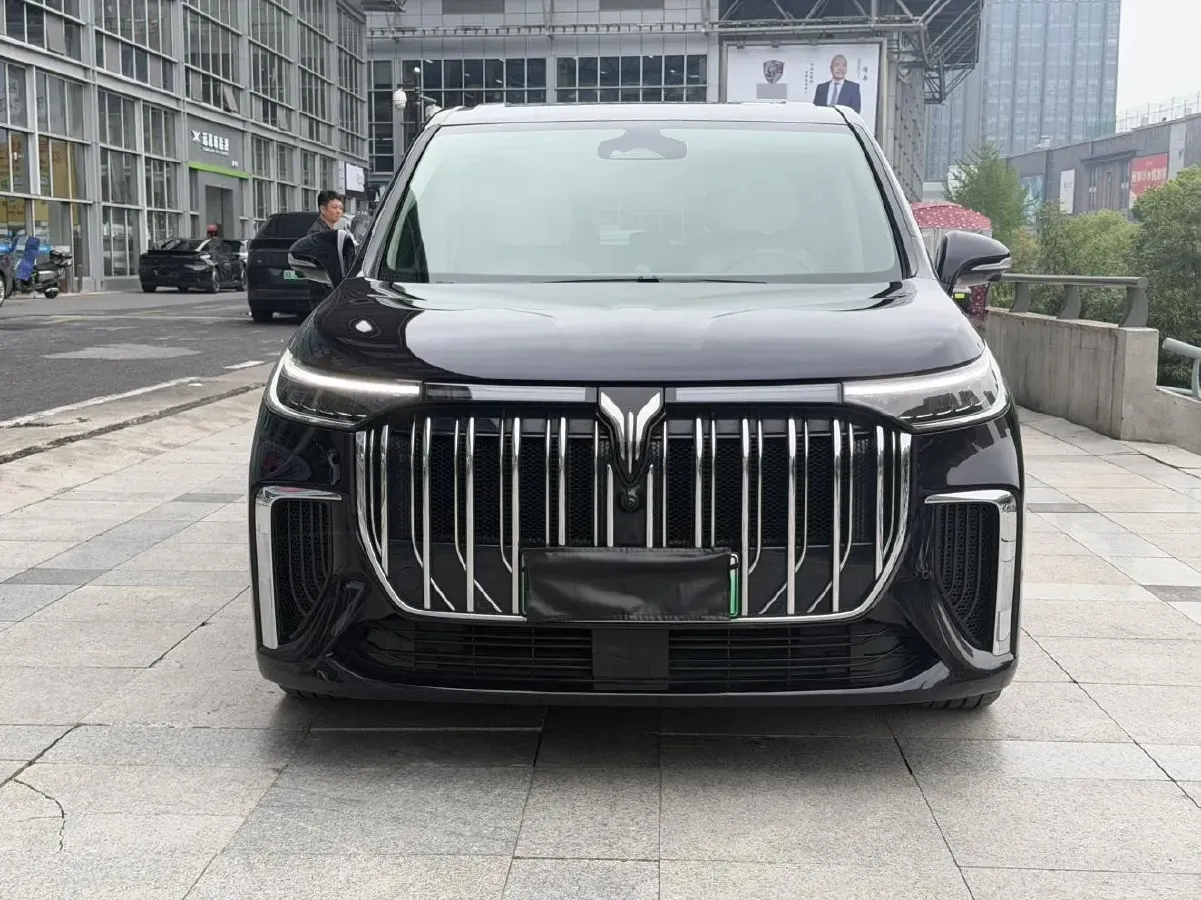 2022 Voyah Dream 1.5T 136HP L4 PHEV 25.57KWH,autocango,china used car exporter,china ev exporter,chinese used car exporter,chinese used ev exporter