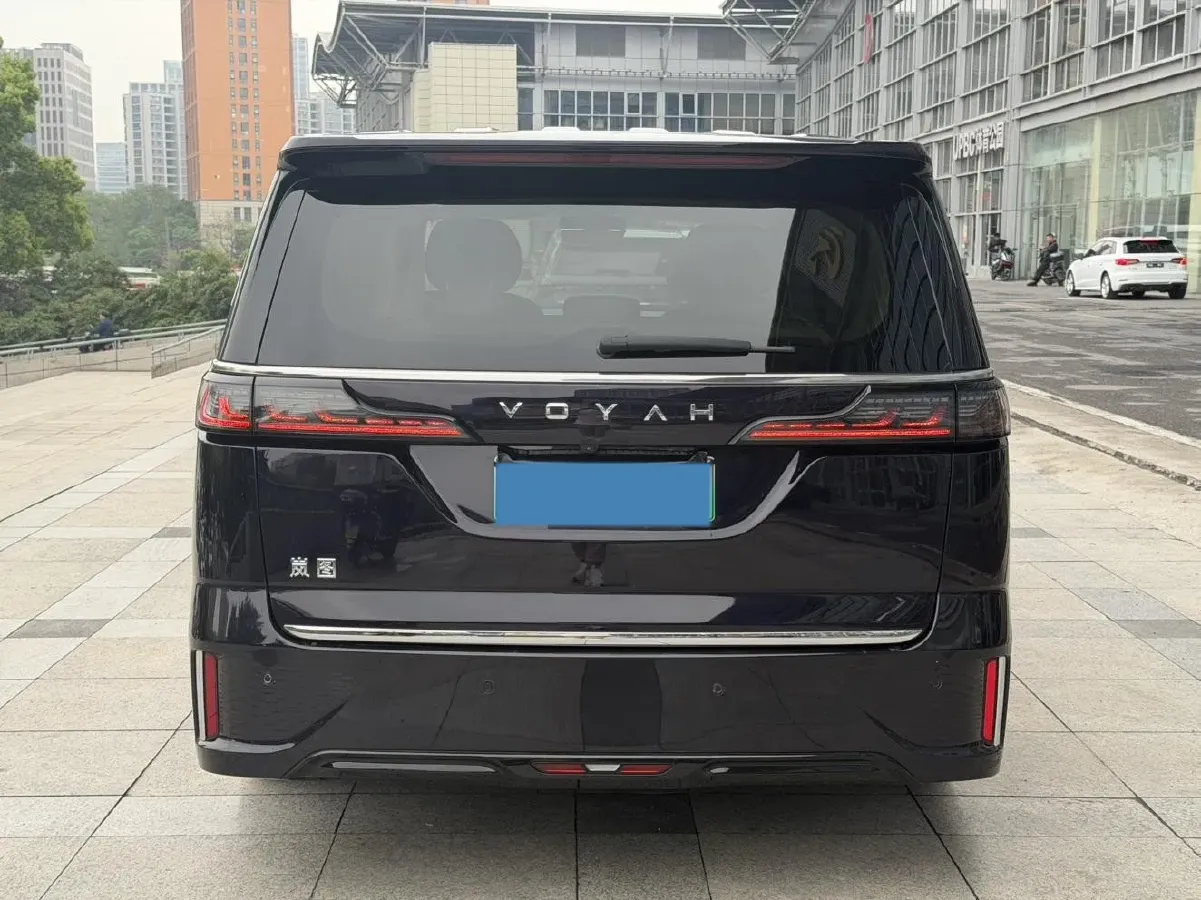 2022 Voyah Dream 1.5T 136HP L4 PHEV 25.57KWH,autocango,china used car exporter,china ev exporter,chinese used car exporter,chinese used ev exporter