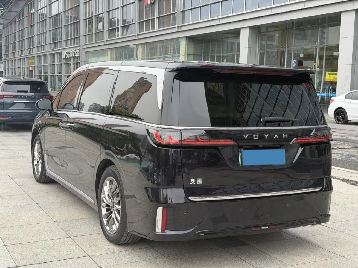 2022 Voyah Dream 1.5T 136HP L4 PHEV 25.57KWH,autocango,china used car exporter,china ev exporter,chinese used car exporter,chinese used ev exporter