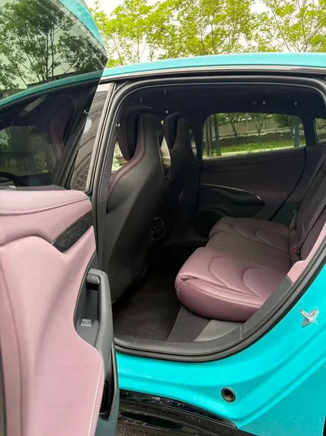 2024 MI SU7 BEV 73.6KWH,autocango,china used car exporter,china ev exporter,chinese used car exporter,chinese used ev exporter