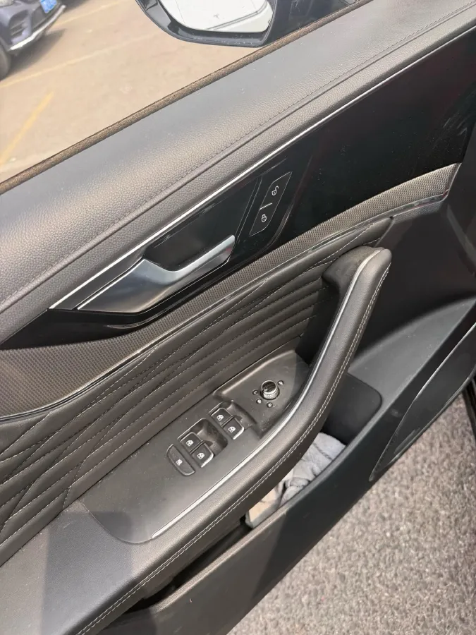 2022 HongQi HS5 2.0T 224HP L4 6AT,autocango,china used car exporter,china ev exporter,chinese used car exporter,chinese used ev exporter