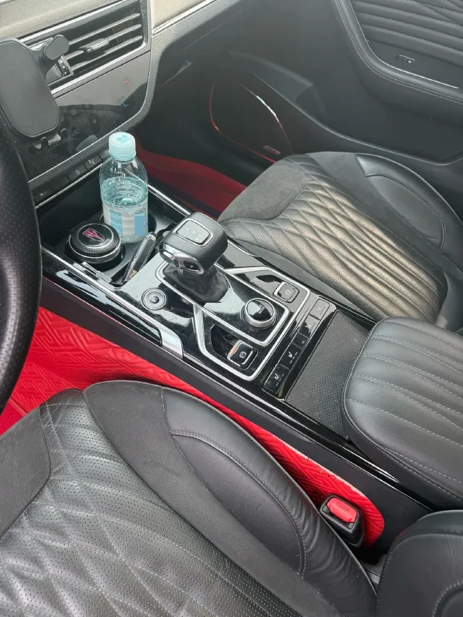 2022 HongQi HS5 2.0T 224HP L4 6AT,autocango,china used car exporter,china ev exporter,chinese used car exporter,chinese used ev exporter