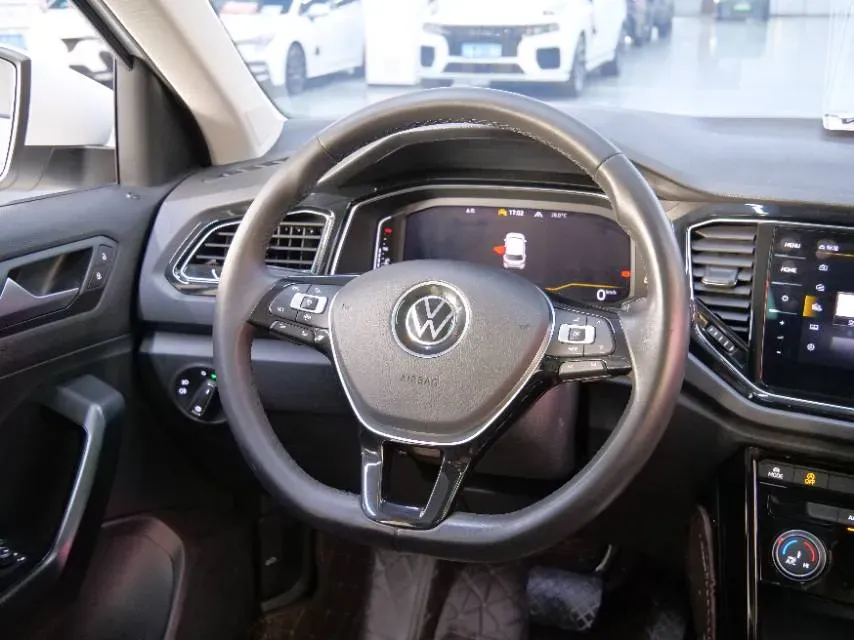 2022 Volkswagen T-Roc 1.4T 150HP L4 7DCT,autocango,china used car exporter,china ev exporter,chinese used car exporter,chinese used ev exporter