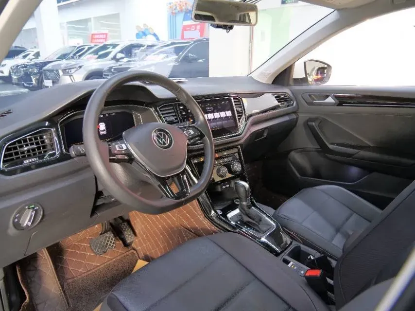2022 Volkswagen T-Roc 1.4T 150HP L4 7DCT,autocango,china used car exporter,china ev exporter,chinese used car exporter,chinese used ev exporter