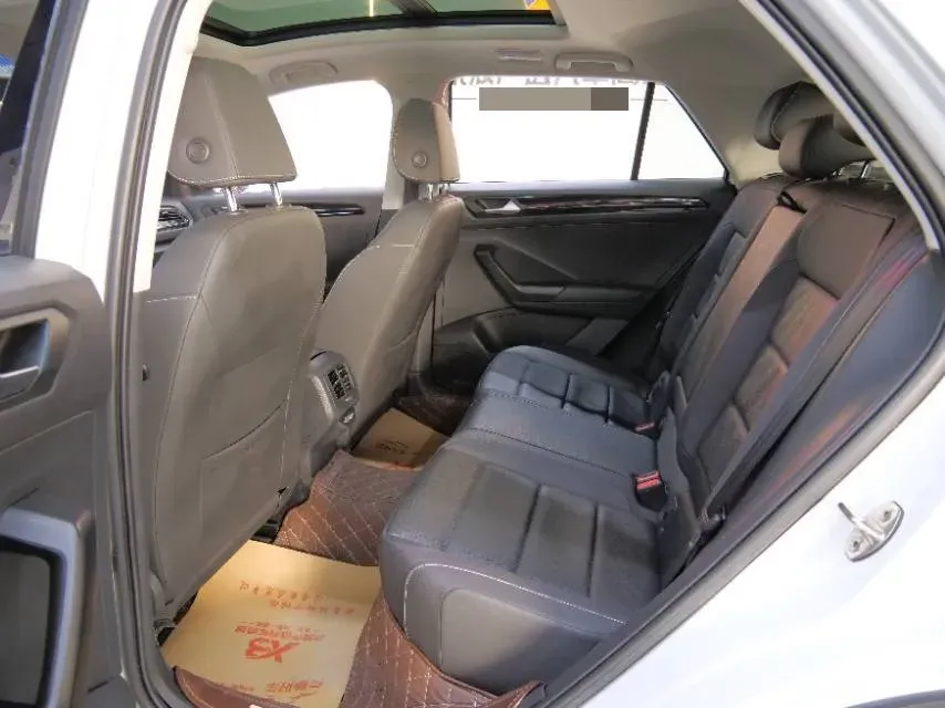 2022 Volkswagen T-Roc 1.4T 150HP L4 7DCT,autocango,china used car exporter,china ev exporter,chinese used car exporter,chinese used ev exporter