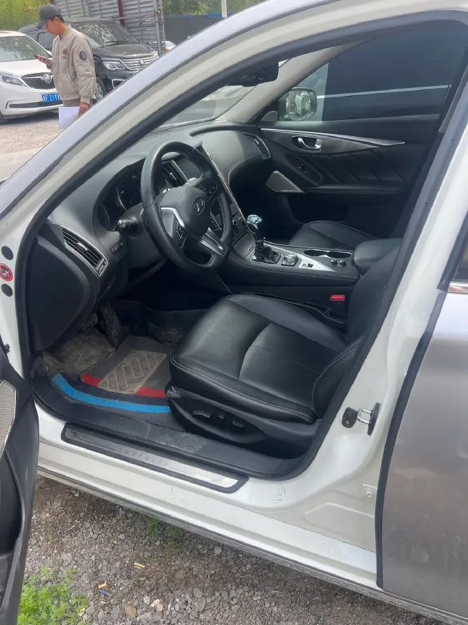 2018 Jeep Grand Commander 2.0T 265HP L4 9AT,autocango,china used car exporter,china ev exporter,chinese used car exporter,chinese used ev exporter