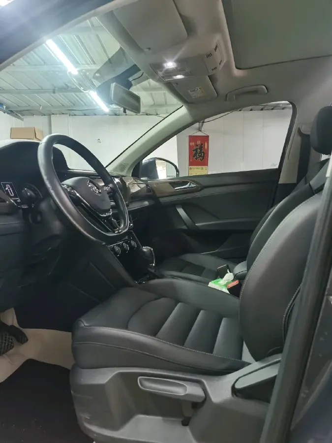 2019 MINI MINI 1.5T 102HP L3 7DCT,autocango,china used car exporter,china ev exporter,chinese used car exporter,chinese used ev exporter