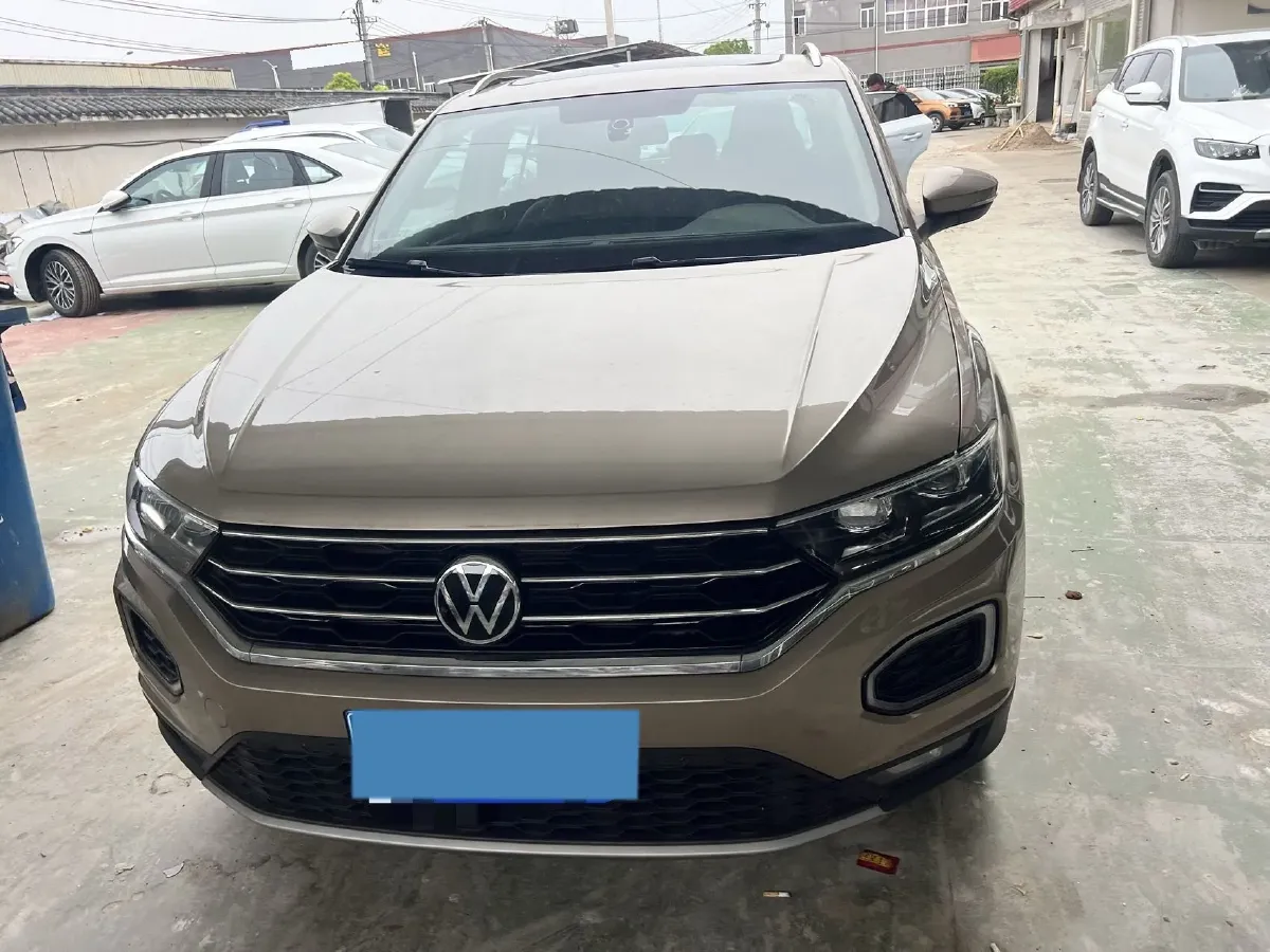 2022 Volkswagen T-Roc 1.4T 150HP L4 7DCT,autocango,china used car exporter,china ev exporter,chinese used car exporter,chinese used ev exporter