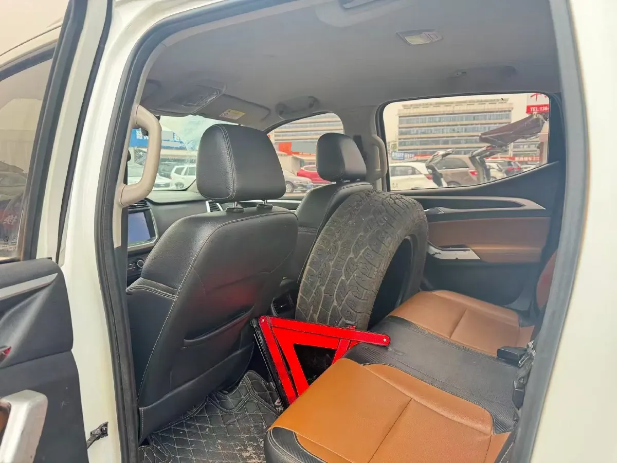 2021 MAXUS T70 2.0T 163HP L4 6AT,autocango,china used car exporter,china ev exporter,chinese used car exporter,chinese used ev exporter