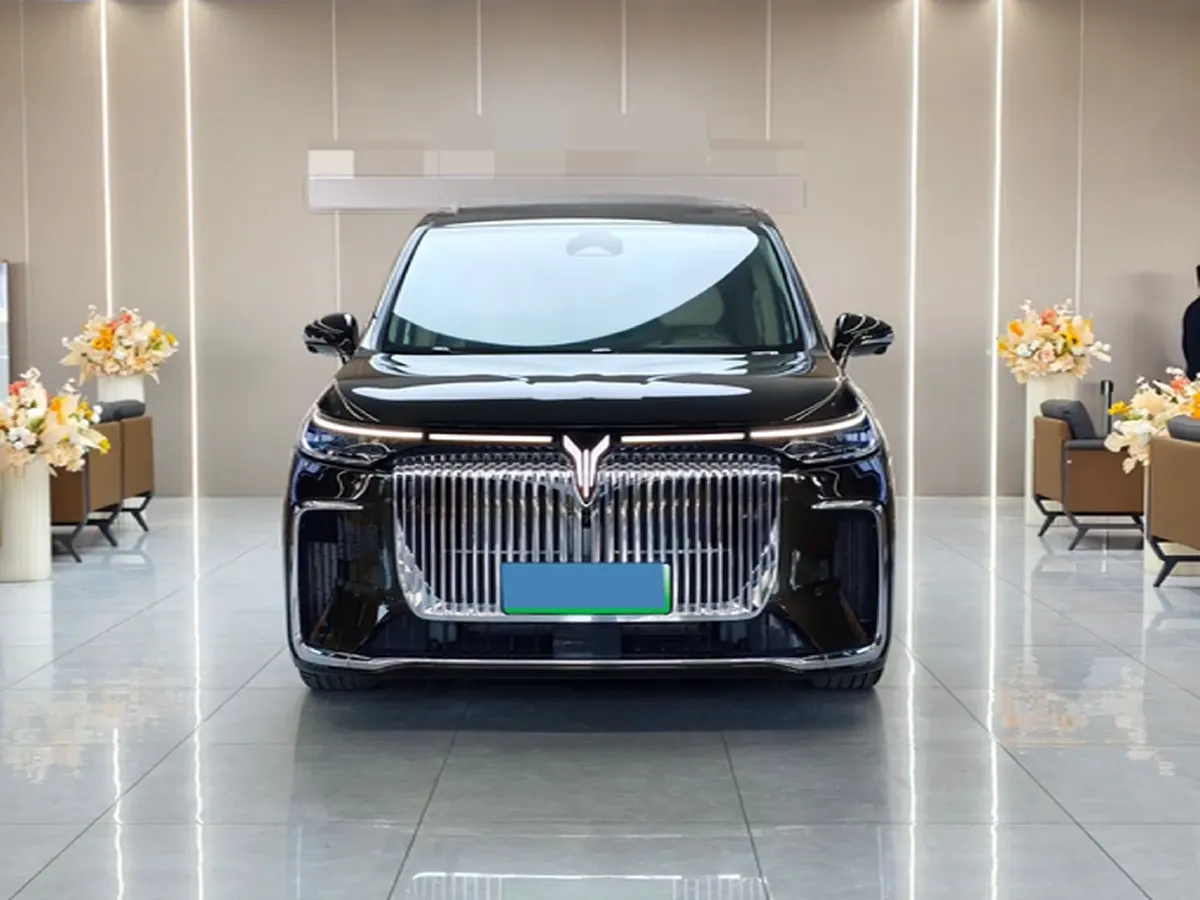 2025 Voyah Dream 1.5T 150HP L4 PHEV 41.7KWH,autocango,china used car exporter,china ev exporter,chinese used car exporter,chinese used ev exporter