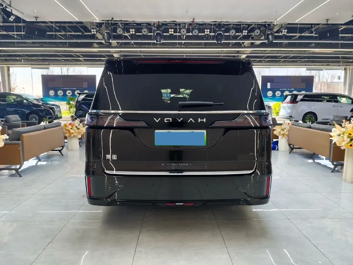 2025 Voyah Dream 1.5T 150HP L4 PHEV 41.7KWH,autocango,china used car exporter,china ev exporter,chinese used car exporter,chinese used ev exporter